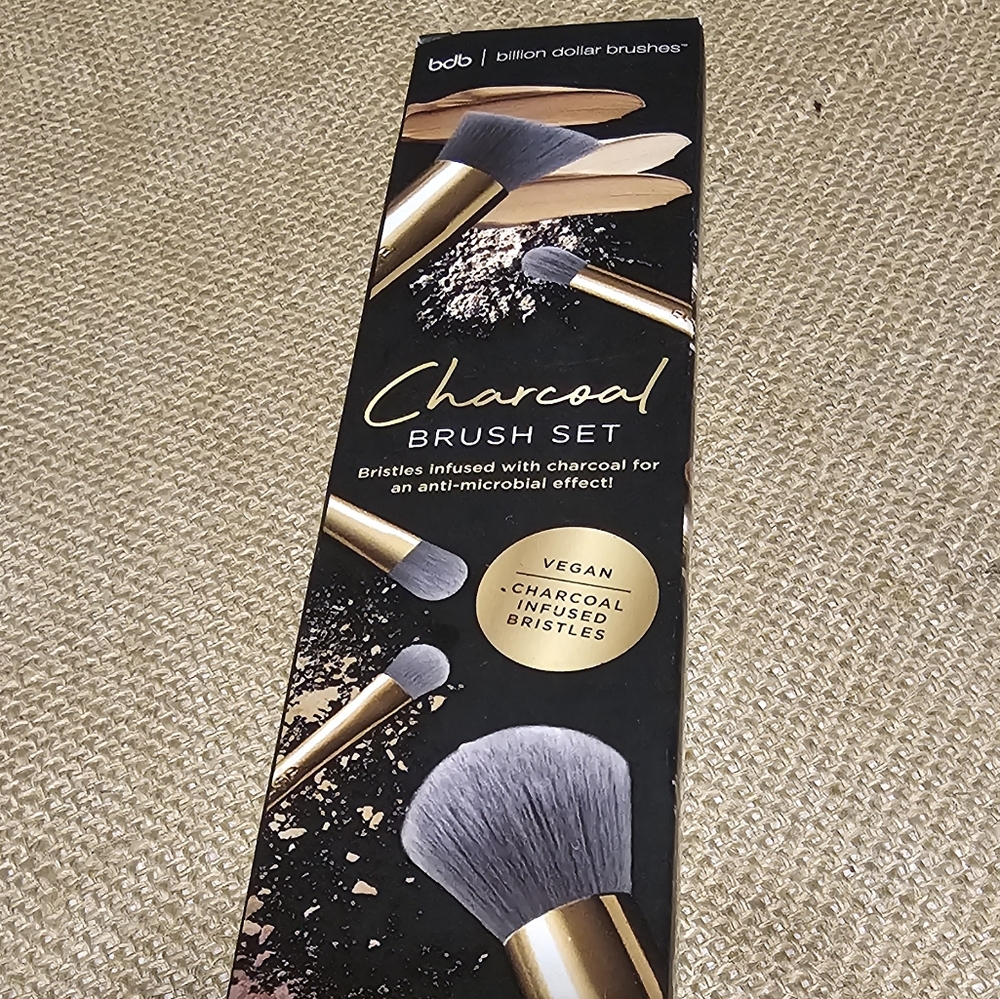 NIB Billion Bollar Brushes charcoal brush set